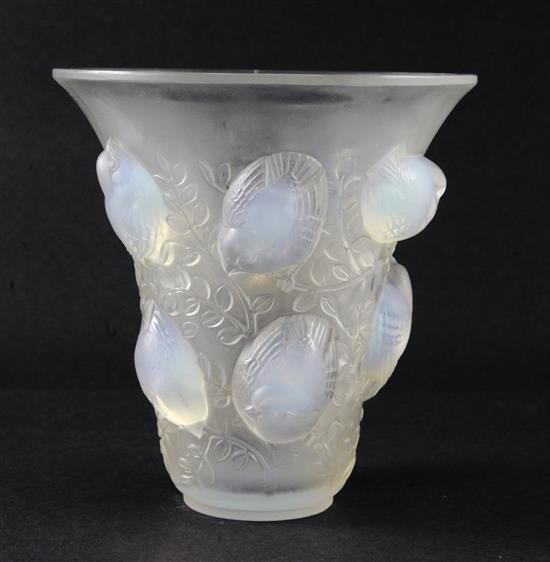 A René Lalique Saint-Francois pattern opalescent glass vase, 17.5cm